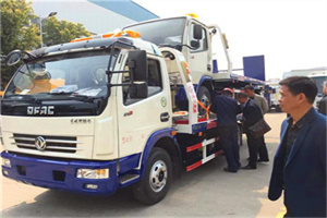 渝中区汽车道路救援拖车价格